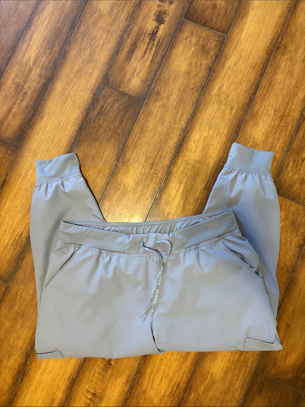 Medcouture insight Gray Jogger scrubs